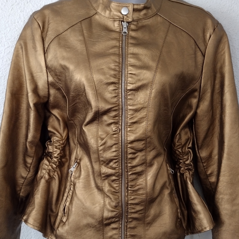 Ladies Gold Vegan Leather Short Jacket - Picture 2 of 8